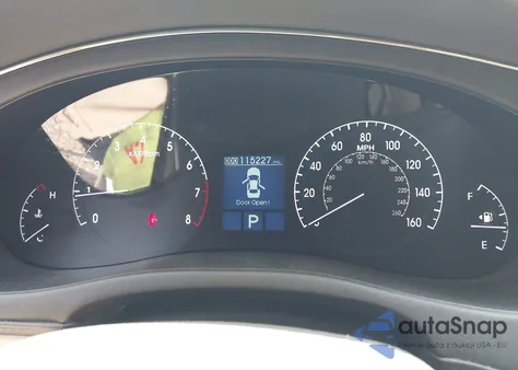 2009 Hyundai Genesis 4.6 z USA, uszkodzony, nr VIN KMHGC46F49U045923